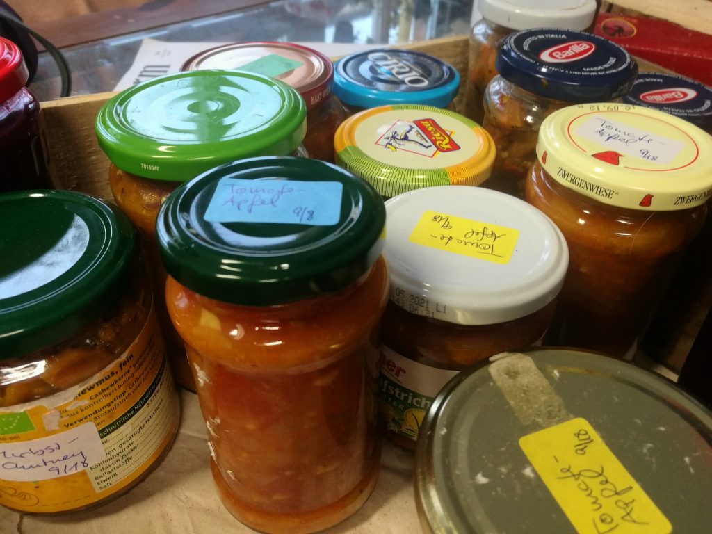 Fertige Chutneys in der Klimawerkstatt Werder